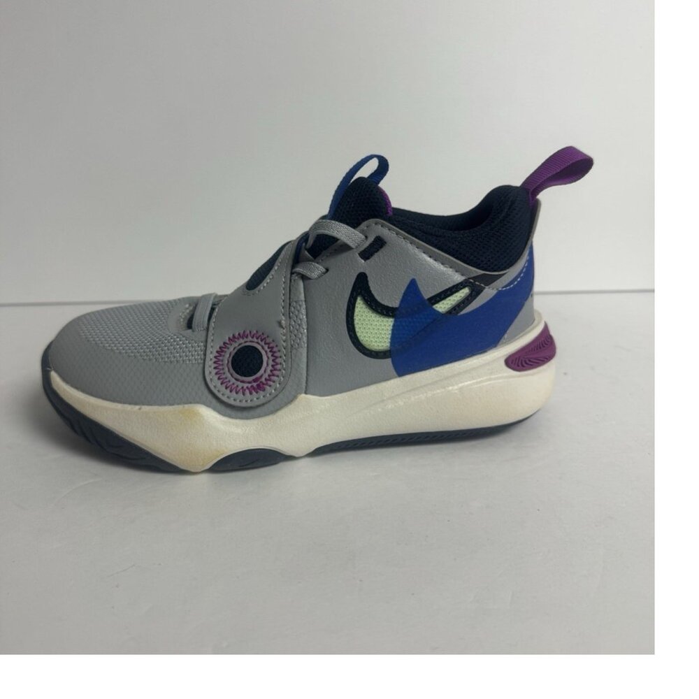 Nike Hustle D 11 SE Sneaker Gray Size 13 M Little Kid